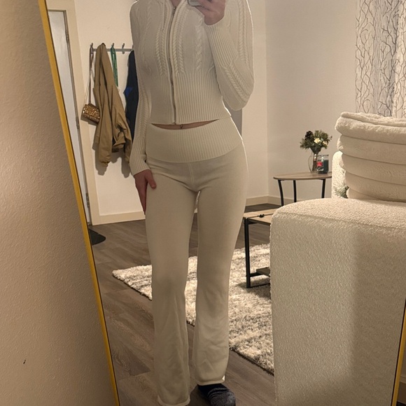 Harper&Ivy Pants - White Ribbed Knit Flare Pants